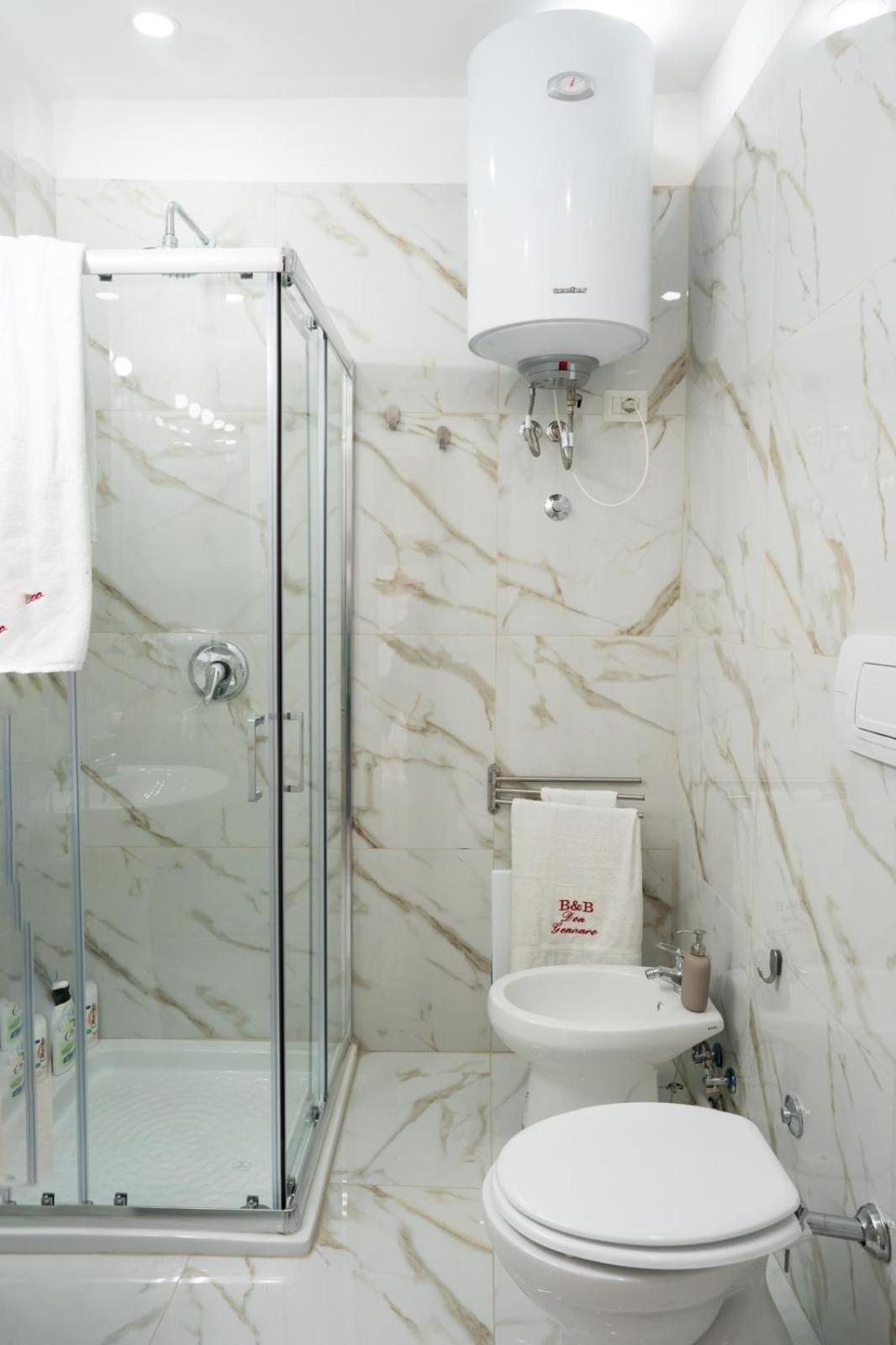 Beb Don Gennaro Bed & Breakfast Napoli Bagian luar foto